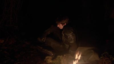 Don't look at me.
He's your boyfriend. - The 100
