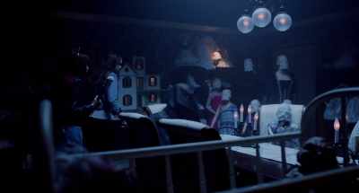 Don't look
at their faces, Mommy. - Hell Fest