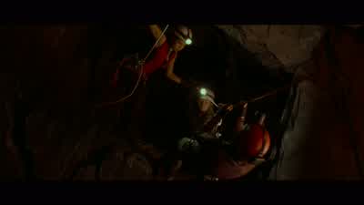 Don't look down, Beth! - The Descent