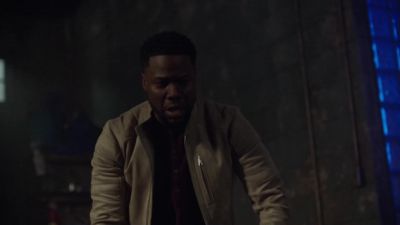 Don't look,
I'm on your fuckin' back. - Die Hart