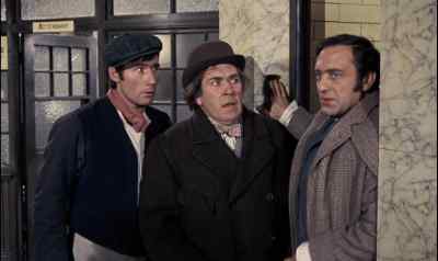 Don't look. - Carry on Screaming!