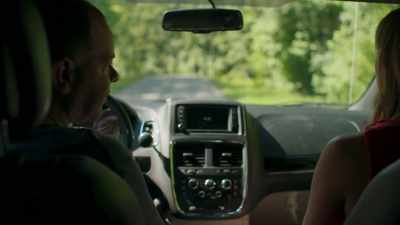 - Don't lose him, Bobby.
- He's fine, Ellie. - Tyson's Run