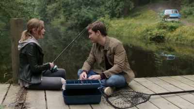 - Don't make me push you in.
- (laughs) - Beyond