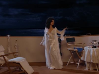 Don't move. Don't move an inch. I
want to remember you just like this. - The Nanny