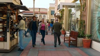 Don't move in till he takes
that laser off her. - NCIS: Los Angeles