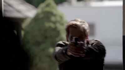 Don't move! - The Following