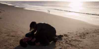 Don't move. - Tidelands