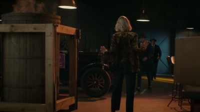 Don't move - Frankie Drake Mysteries