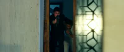 - Don't move! - 6 Underground