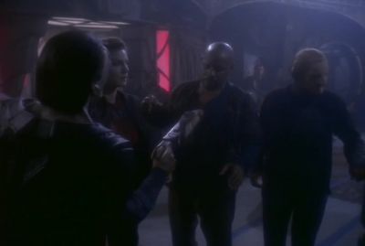 Don't move! - Star Trek: Deep Space Nine