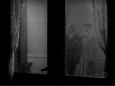 Don't open the door. - Man Hunt