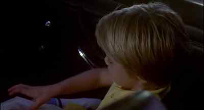 - Don't open the window!
- Got to open a little bit for some air. - Cujo
