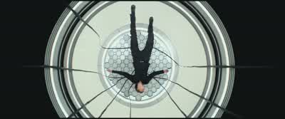 Don't pull her out. - Insurgent
