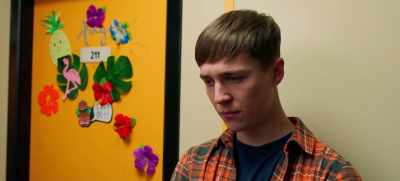 -Don't regret letting him go.
-[Hamish knocks] - Wreck
