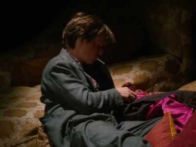 - Don't run away.
- ...she said, and went away. - Fabian: Going to the Dogs