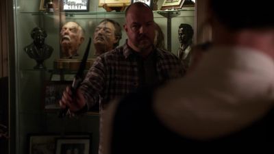 Don't shoot.
I'm putting it down right here. - Criminal Minds