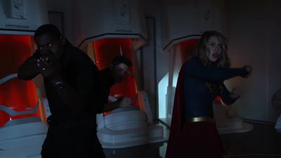 Don't shoot. - Supergirl