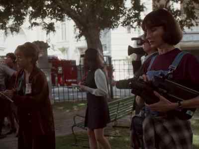 Don't shoot till I tell you, Nell. - Lois & Clark: The New Adventures of Superman