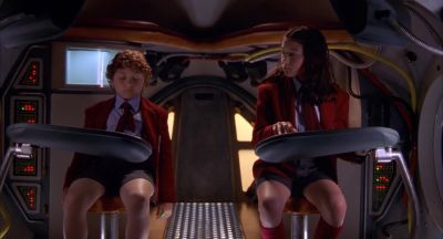 Don't stare at him. - Spy Kids