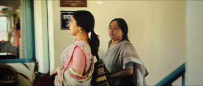 -Don't step out!
-My wallet… - Badhaai Do