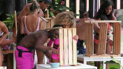>> DON'T TELL ME WE BUILT THIS. - Love Island