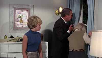 - Don't you think I...
- [Ingrid] No! - That Darn Cat!