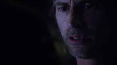 Don't touch anything .
Leave it! l'm on my way. - Stargate Universe