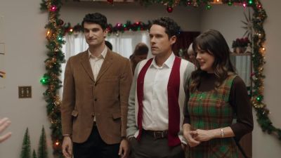 Don't touch
anything. Thank you. - Deck the Halls on Cherry Lane