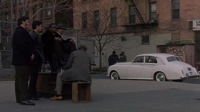 Don't touch the car please speaks Spanish - Carlito's Way: Rise to Power