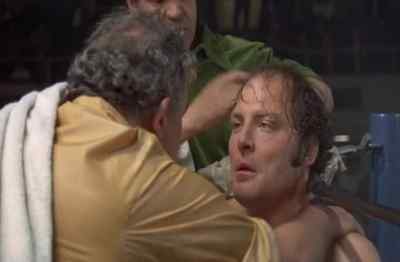 - Don't trade with him.
- I hurt him downstairs. - Fat City