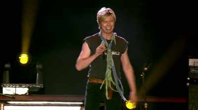 ♪ Don't wanna stay alive ♪ - David Bowie: The Last Five Years