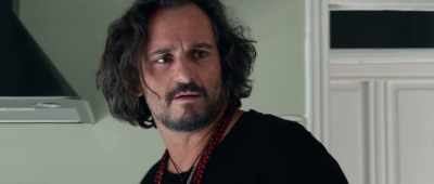 -| don't want to appear anywhere.
-All right. Will you direct me? - Pain and Glory