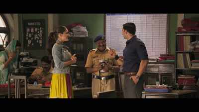 - Don't you want to eat?
- Oh. Yes. - Simmba