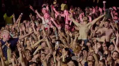 ♪ Don't you waste your life ♪ - Biffy Clyro: Cultural Sons of Scotland