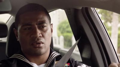 (door alarm dinging) - Hawaii Five-0