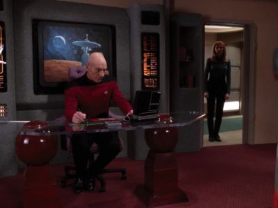 (door beeps) - Star Trek: The Next Generation