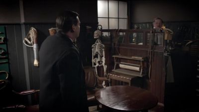 (door bell chimes) - Downton Abbey