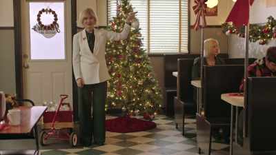 (door bell jingling) - Always and Forever Christmas