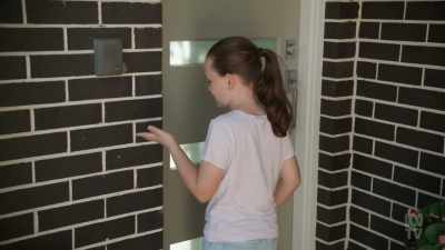 (DOOR BELL RINGS) - The School That Tried to End Racism