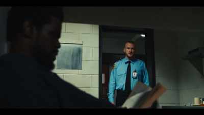 (door buzzes) - Jett