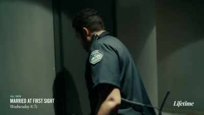 [door buzzing] - Chris Watts: Confessions of a Killer