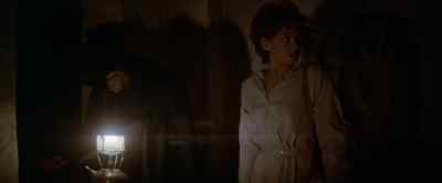 (door clatters)
(creaks) - Sphinx