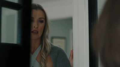 [door clicking open] - Blackmail, Lies and Murder