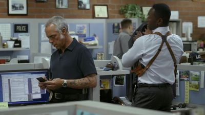 (DOOR CLOSES) - Bosch