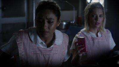 ( door closes ) - Pretty Little Liars