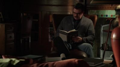 (door closes) - Blue Bloods