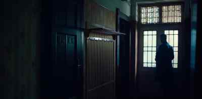 (door clunking) - Condor