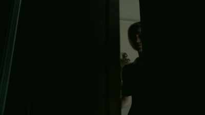 [door clunks loudly] - Reptile