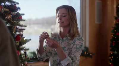 [door creaking] - Christmas on the Menu