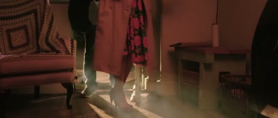 (door creaks open)
(heels clack) - Medusa's Venom